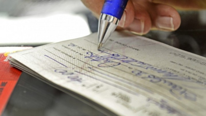 Cheque pré-datado apresentado antes da data convencionada pode gerar dano moral