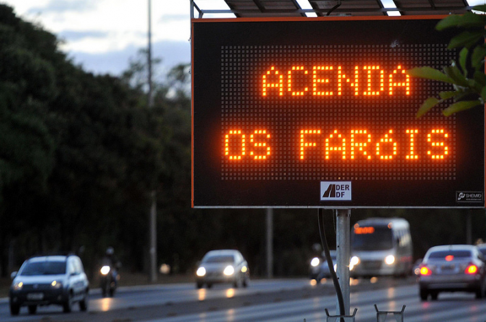 Luz diurna de LED poderá substituir farol baixo durante o dia