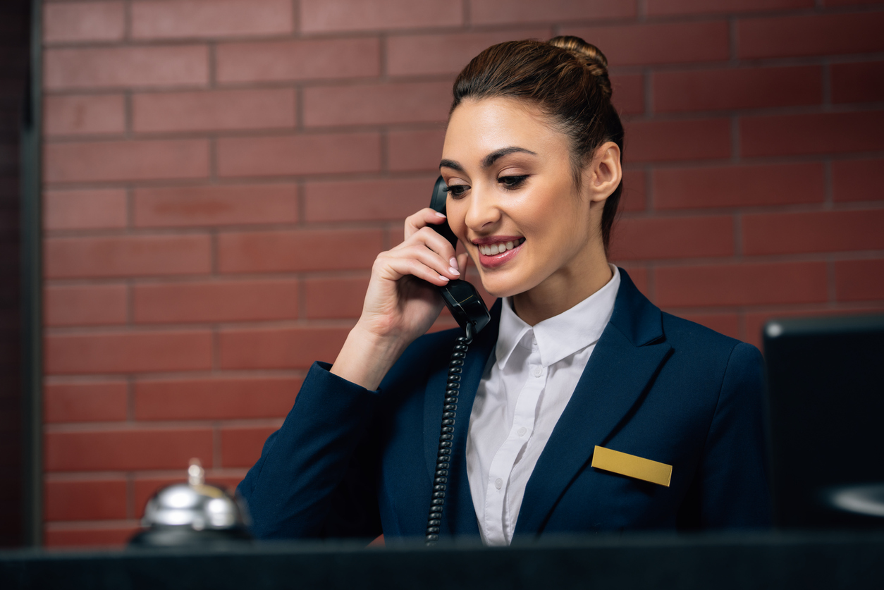 A empresa pode exigir que o empregado utilize uniforme para trabalhar?