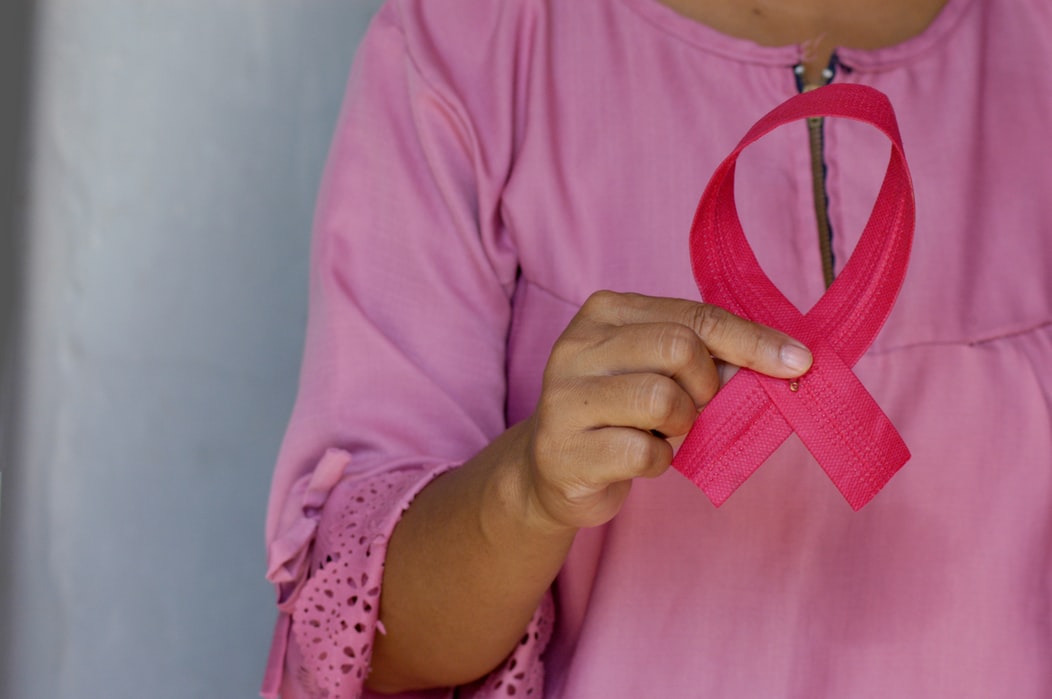 Outubro Rosa: Cirurgia plástica reconstrutiva é direito de mulheres com câncer de mama