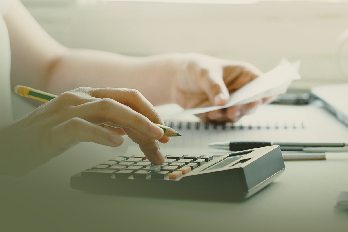 Entenda como funciona o pagamento de hora extra do empregado comissionista.